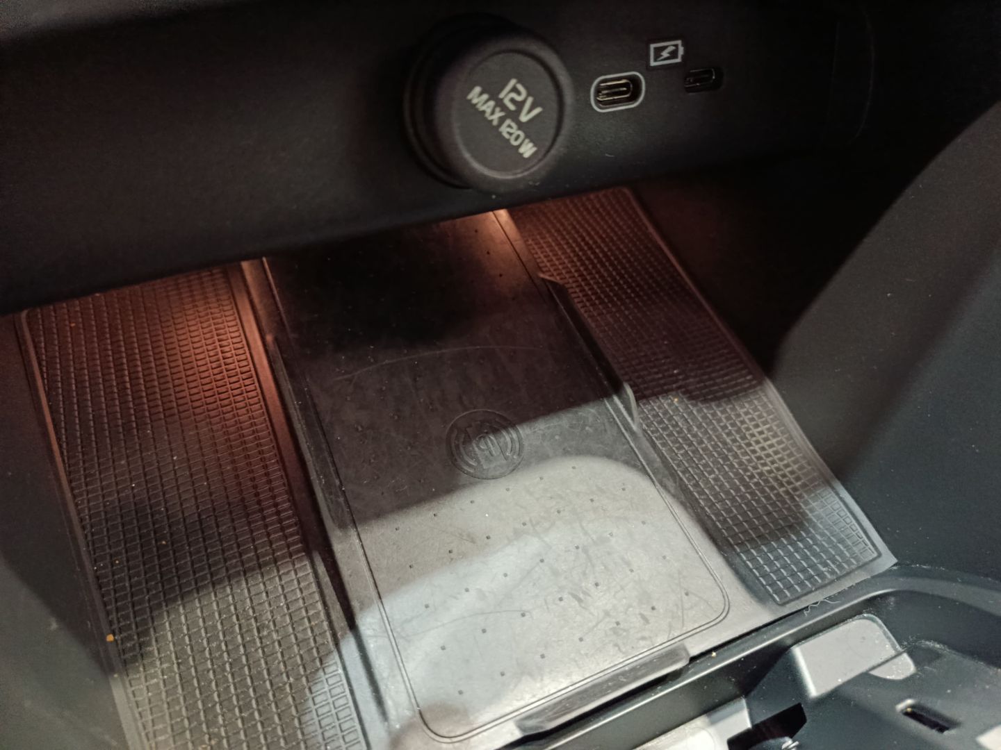 VOLVO XC40 HYBRID CORE 2.0 B3 163cv AT - Imagen 18
