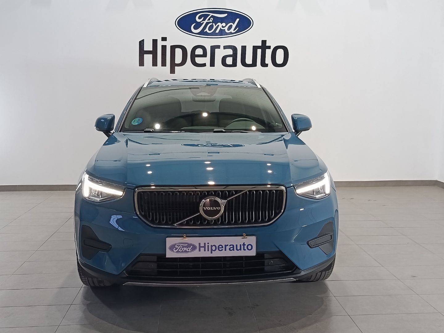 VOLVO XC40 HYBRID CORE 2.0 B3 163cv AT - Imagen 2