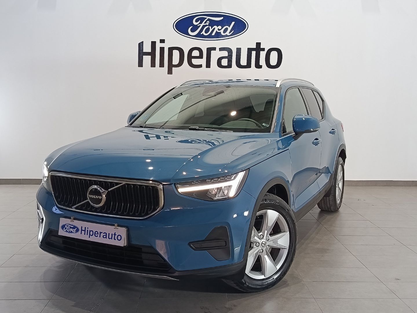 VOLVO XC40 HYBRID CORE 2.0 B3 163cv AT - Imagen 3