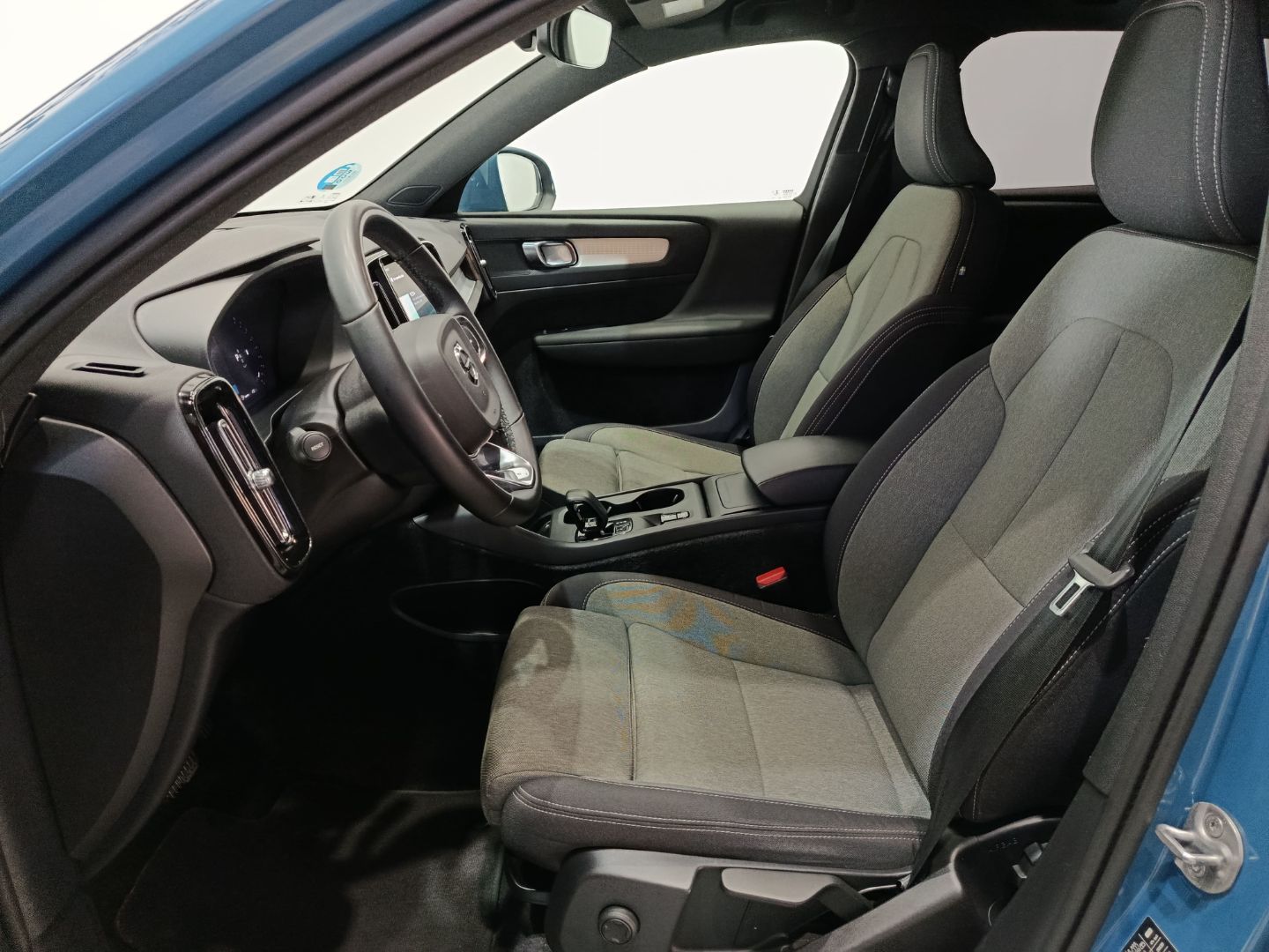 VOLVO XC40 HYBRID CORE 2.0 B3 163cv AT - Imagen 7