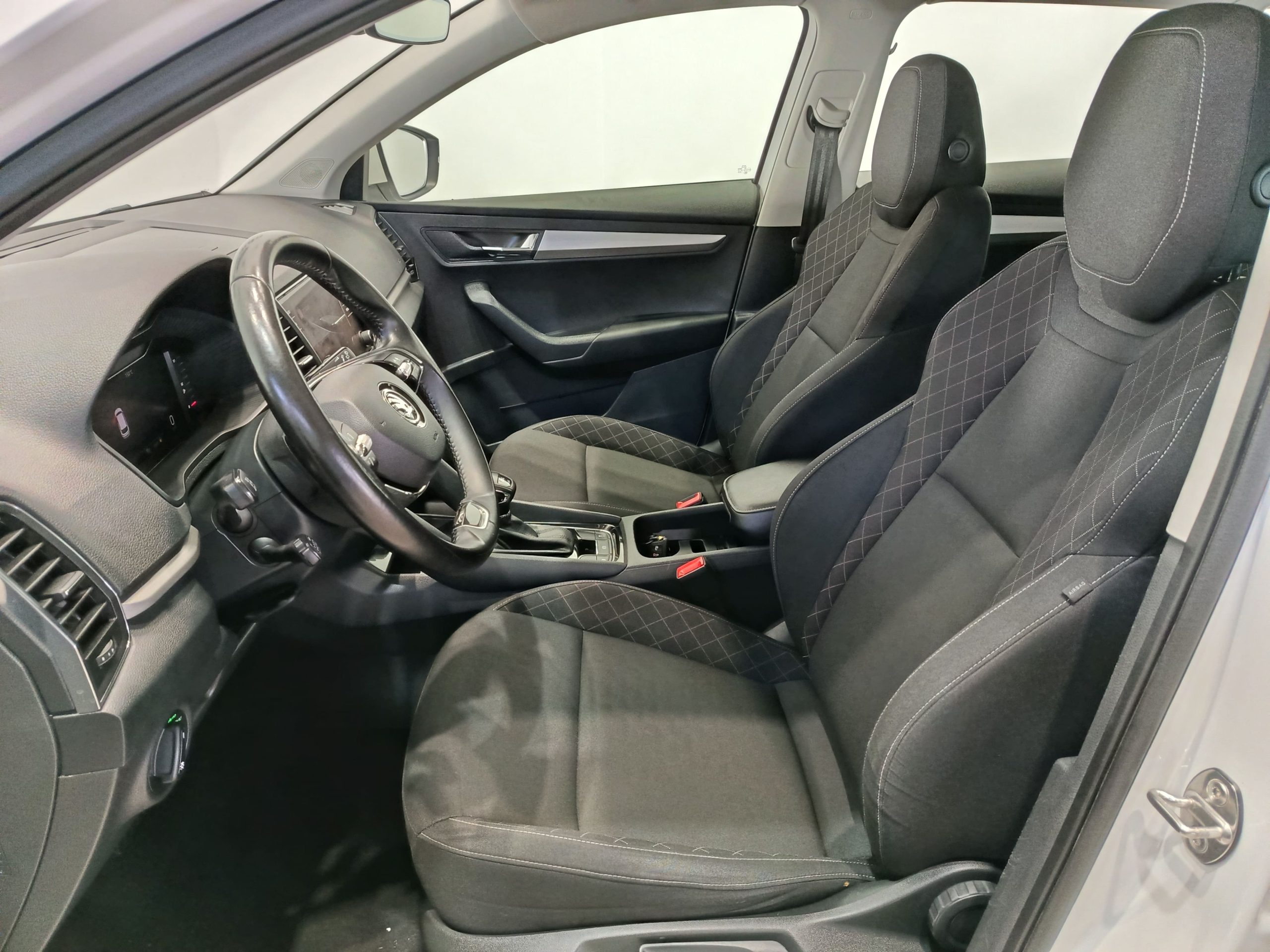 SKODA KAROQ 2.0TDI DSG 4X4 AMBITION 150CV - Imagen 8