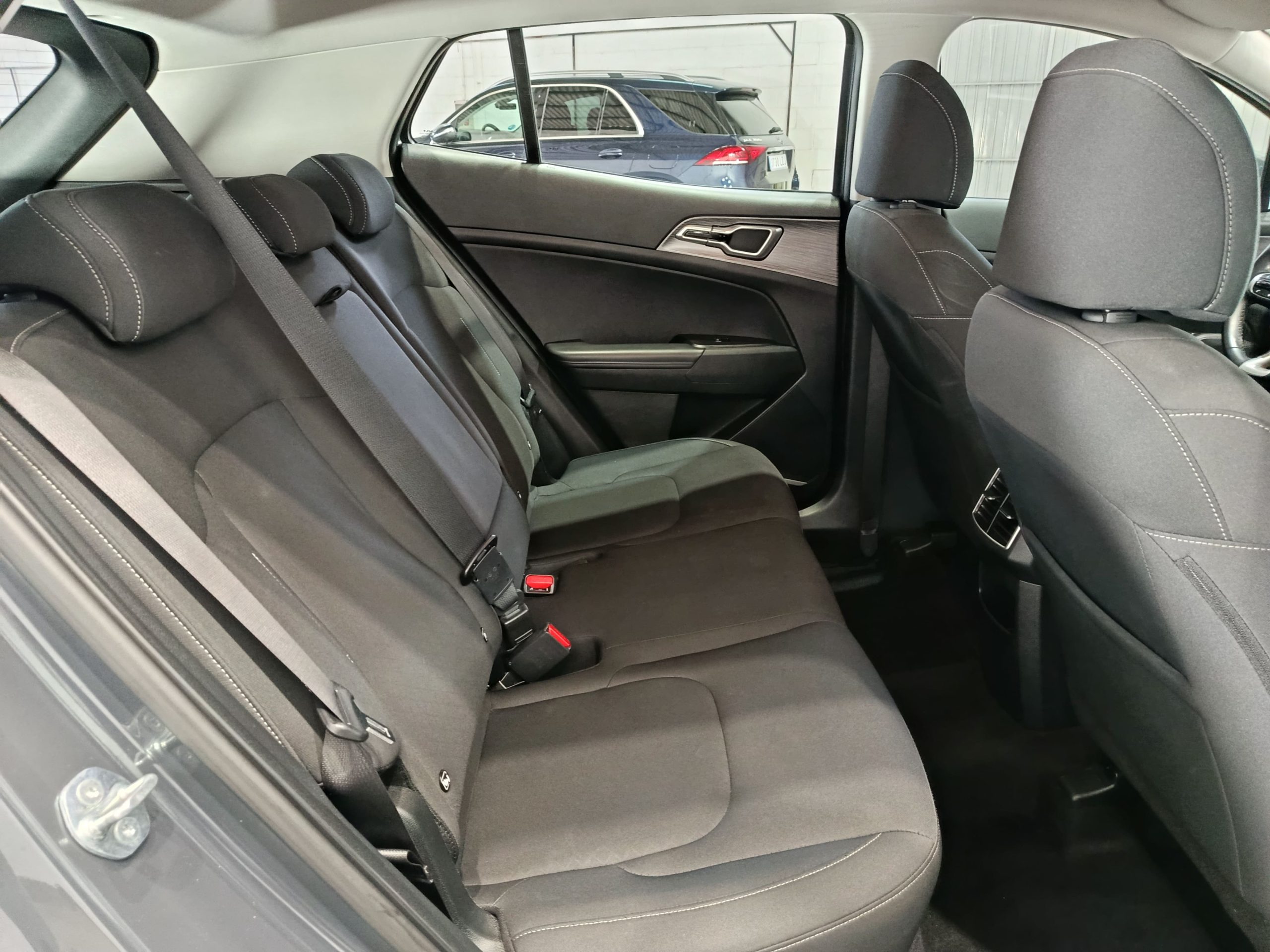 KIA SPORTAGE 1.6T MHEV BUSINESS DCT 160CV - Imagen 11