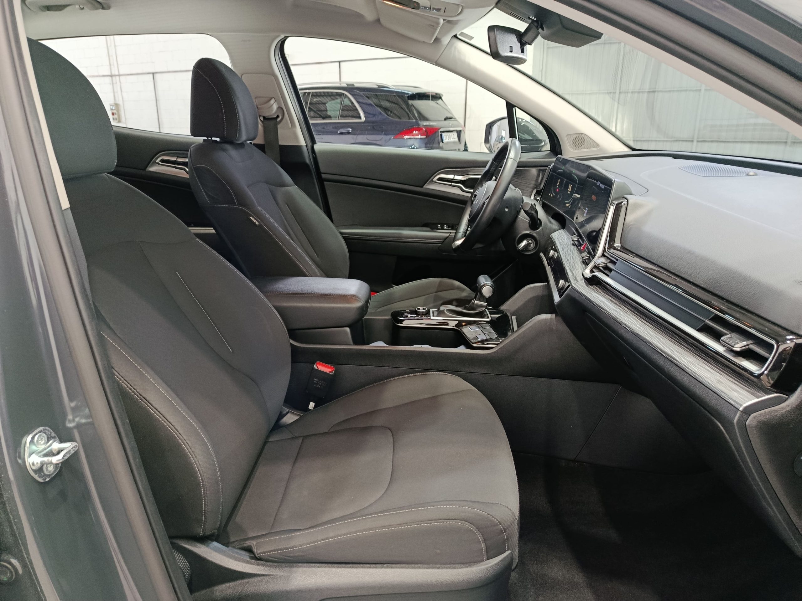 KIA SPORTAGE 1.6T MHEV BUSINESS DCT 160CV - Imagen 12