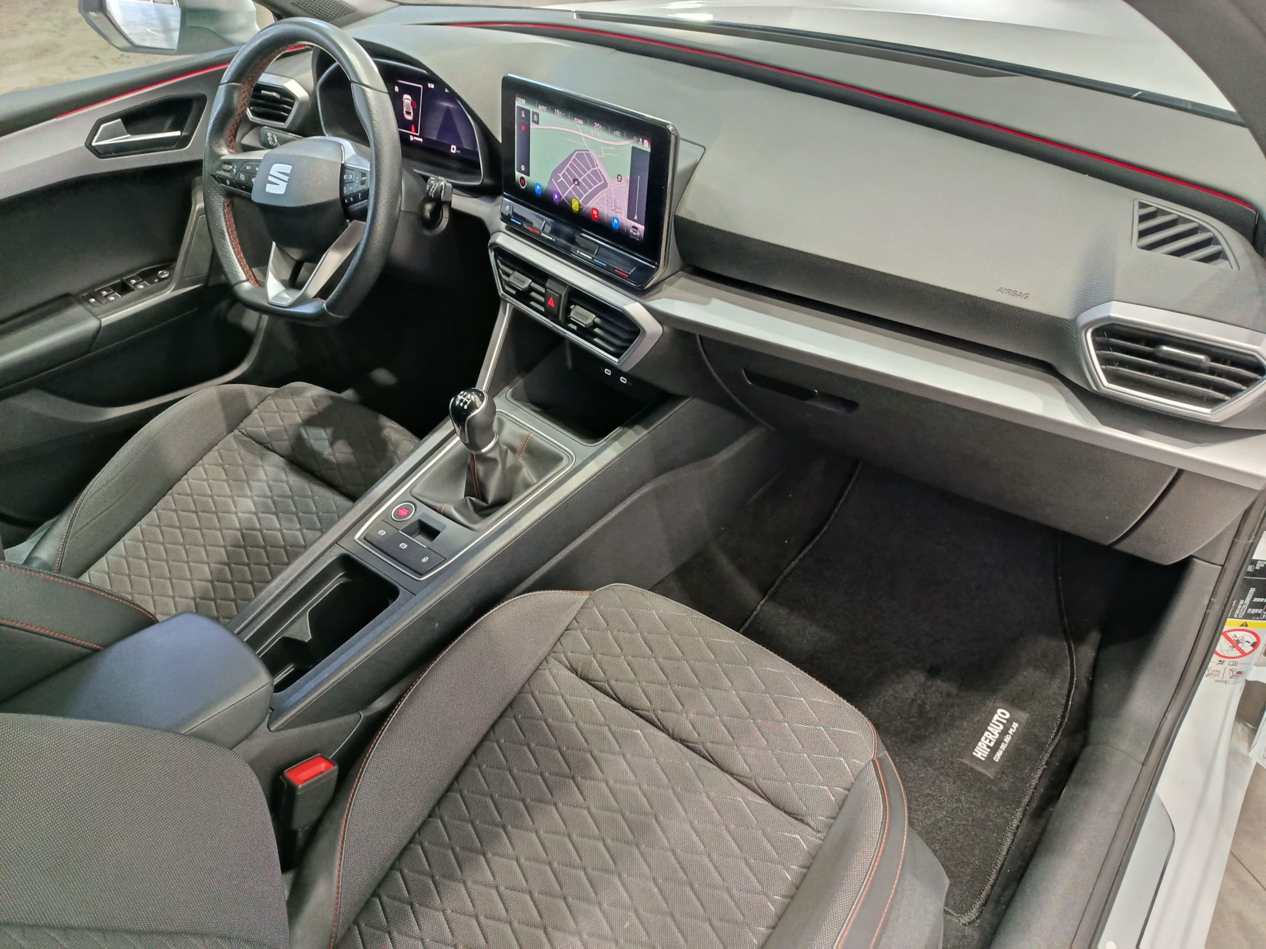 SEAT LEON FR 25 ANIVERSARIO 1.0TSI 110CV S&S MT6 - Imagen 14