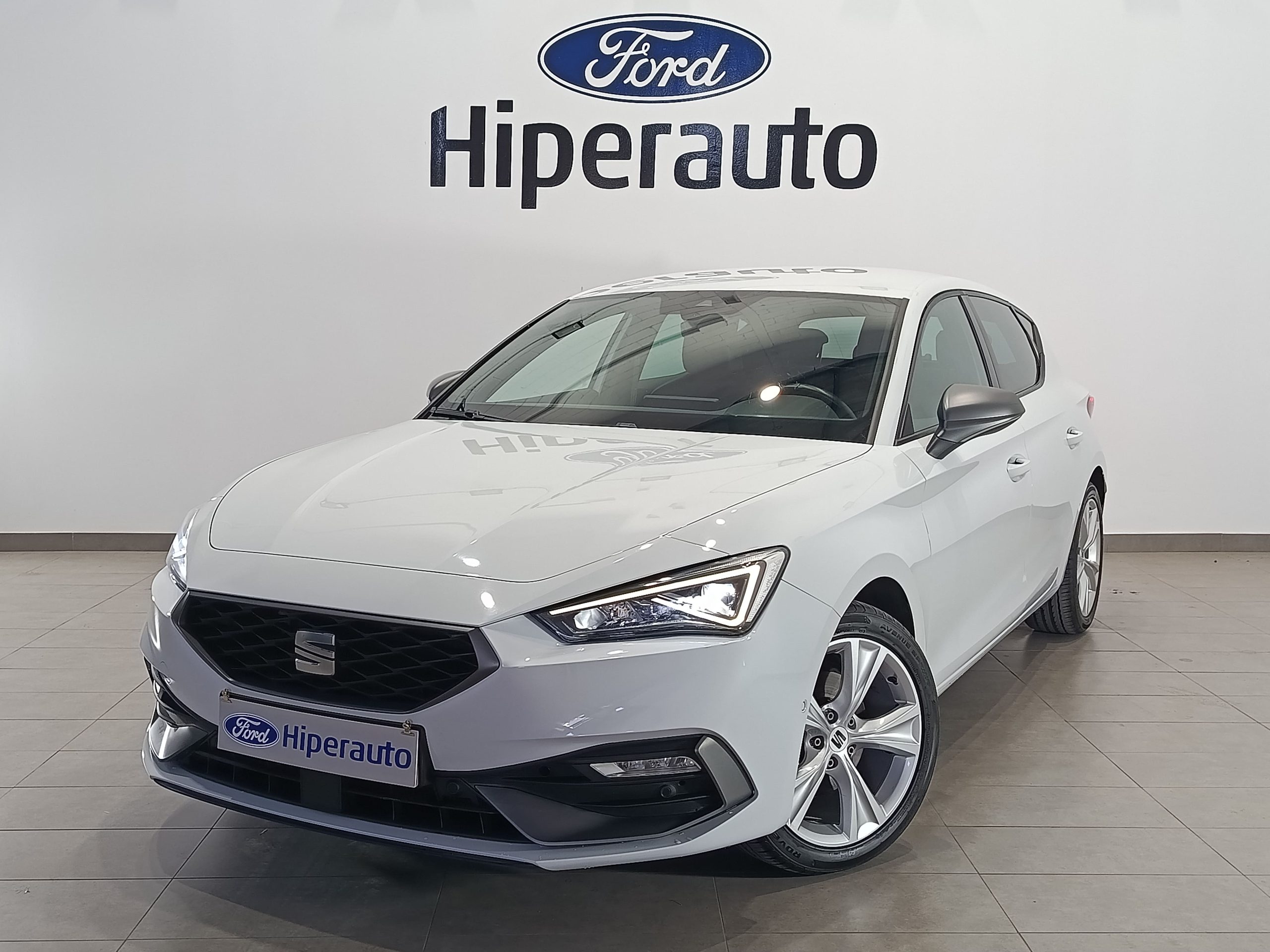 SEAT LEON FR 25 ANIVERSARIO 1.0TSI 110CV S&S MT6 - Imagen 4