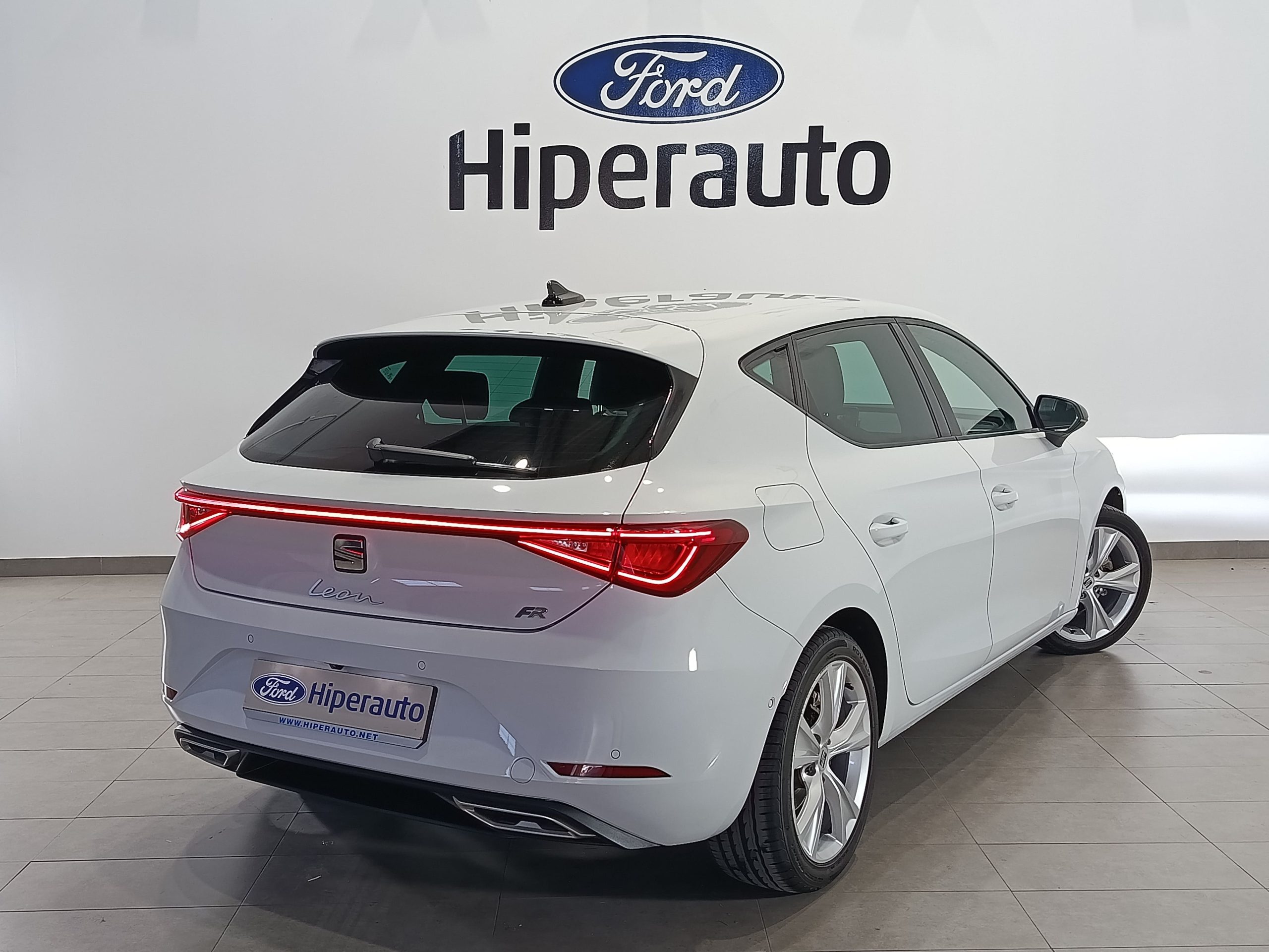 SEAT LEON FR 25 ANIVERSARIO 1.0TSI 110CV S&S MT6 - Imagen 5