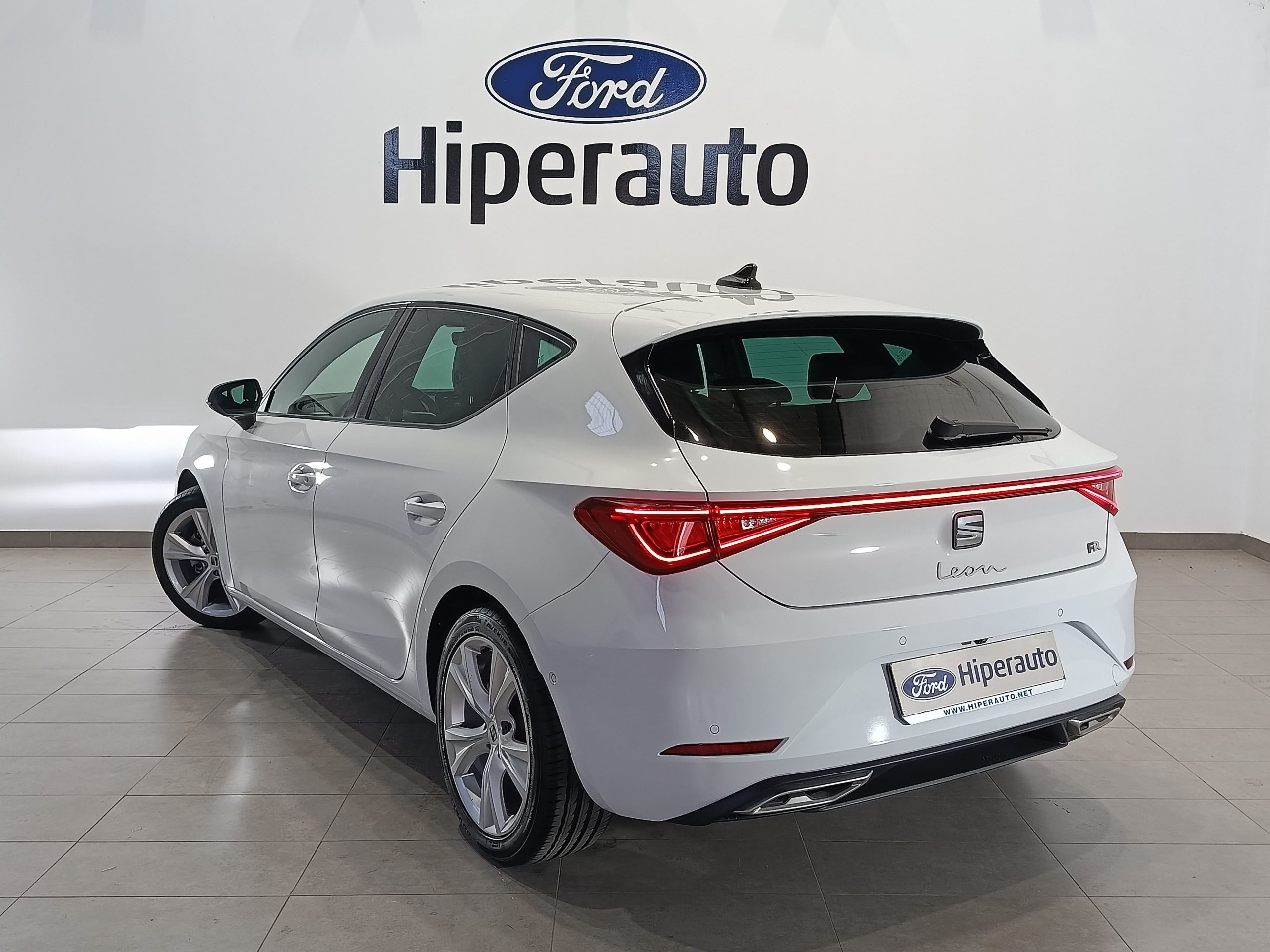 SEAT LEON FR 25 ANIVERSARIO 1.0TSI 110CV S&S MT6 - Imagen 7